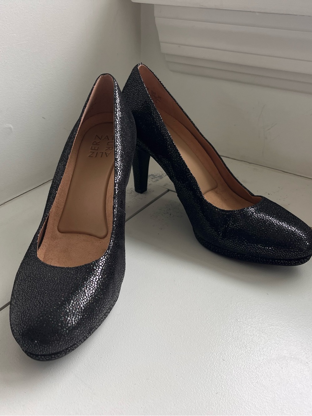 Naturalizer black heels, 9.5